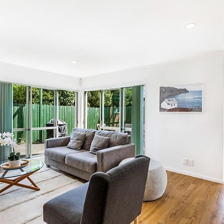 Private And Sunny 3-Bedroom Home With Parking オークランド エクステリア 写真