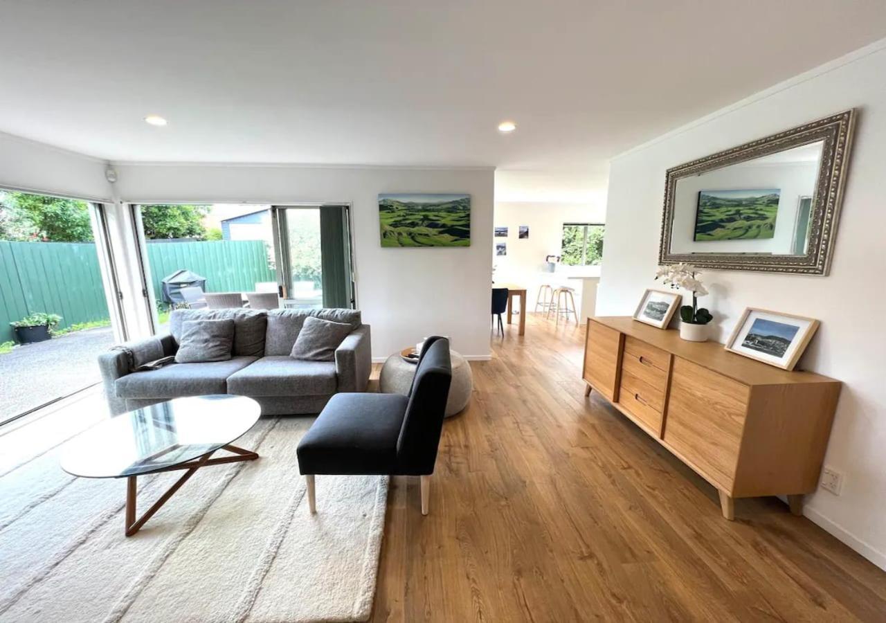 Private And Sunny 3-Bedroom Home With Parking オークランド エクステリア 写真