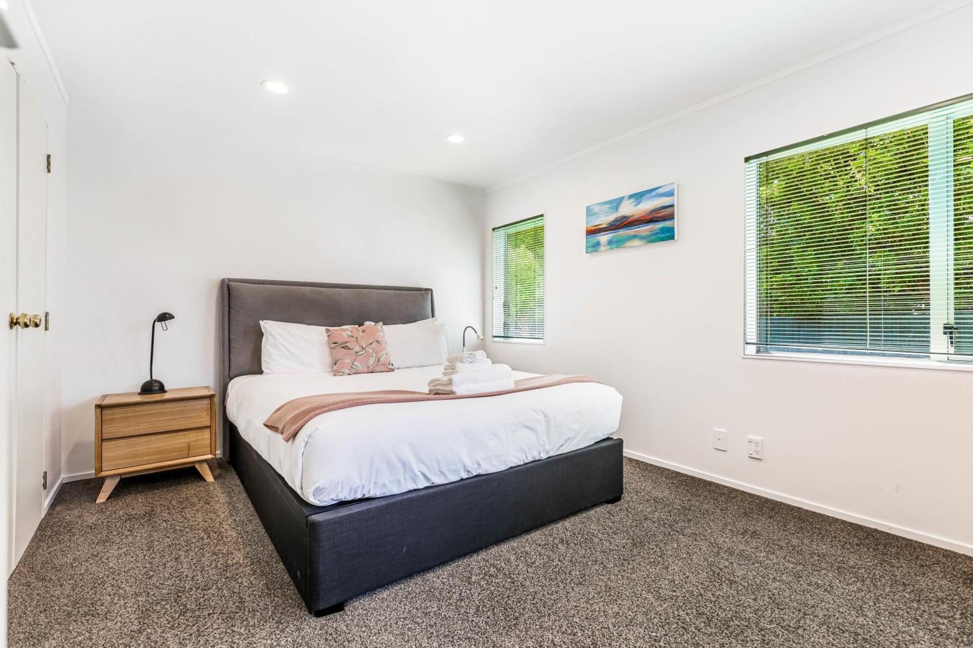 Private And Sunny 3-Bedroom Home With Parking オークランド エクステリア 写真